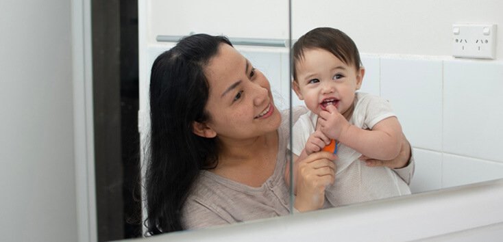 Cover Image of 8 Cara Mengajarkan Anak Sikat Gigi yang Benar