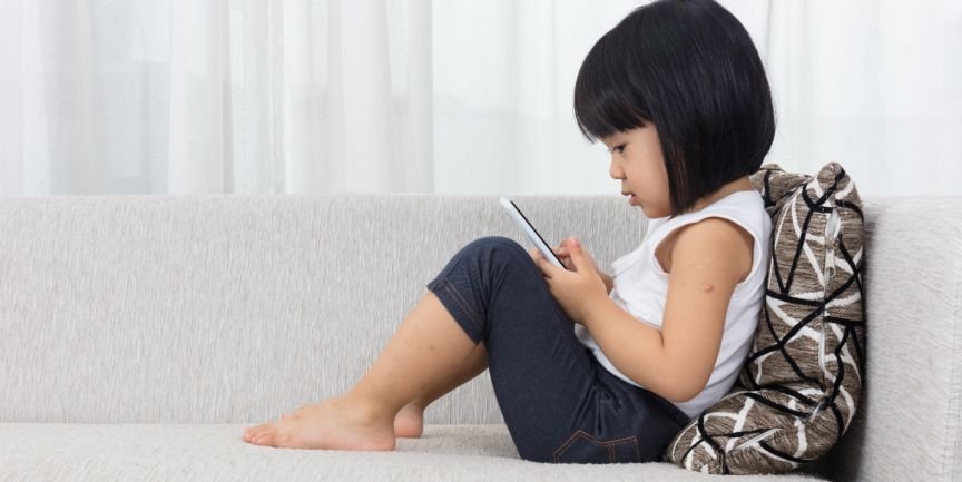 Cover Image of Kenali Tanda Anak Kecanduan Gadget dan Cara Mengatasinya