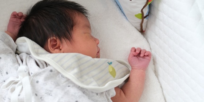 Cover Image of Perkembangan Bayi 1 Bulan dan Cara Stimulasinya