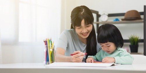 Cover Image of 8 Cara Tepat Mengajari Anak Menggambar