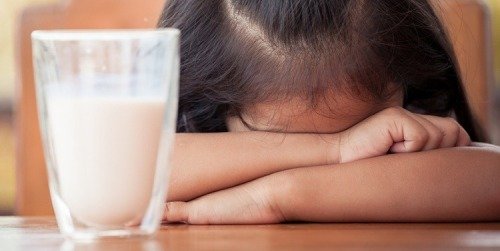 Cover Image of Mengenal Apa Itu Alergi Susu Sapi dan Gejala-gejalanya 