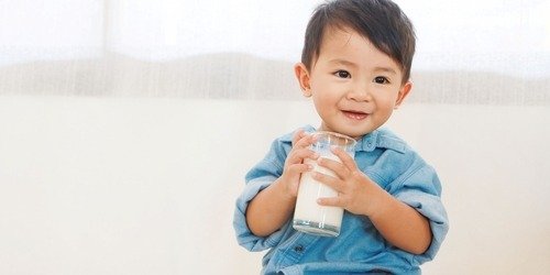 Cover Image of Bolehkah Anak 11 Bulan Minum Susu untuk 1 Tahun?