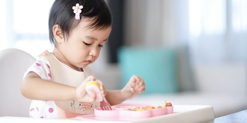 Cover Image of Bun, Pastikan Anak Mau Makan Sendiri dengan Tips Berikut!
