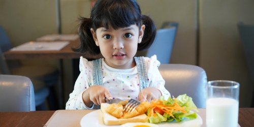 Cover Image of 13 Makanan Penambah Berat Badan Anak yang Enak Bergizi 
