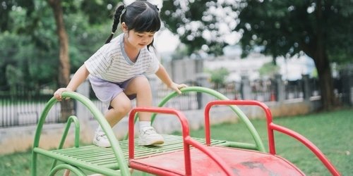 Cover Image of Stimulasi Bermain Sambil Belajar untuk Anak Usia 3 Tahun