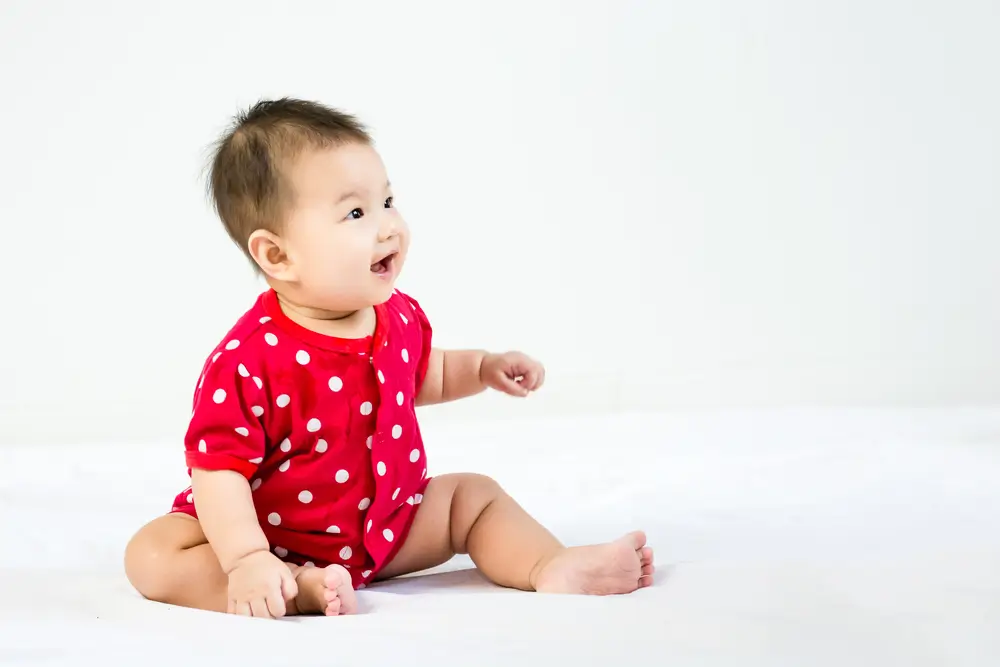 Image Artikel Bayi 7 Bulan Belum Bisa Duduk, Normal atau Perlu Waspada?