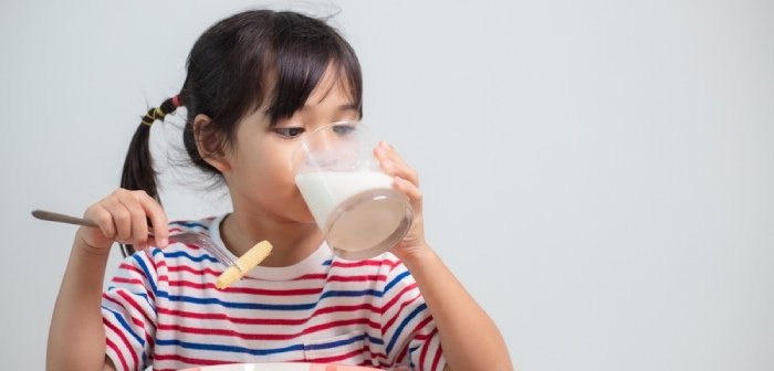 Cover Image of Manfaat Kalsium dan Zat Besi untuk Anak & Cara Konsumsinya