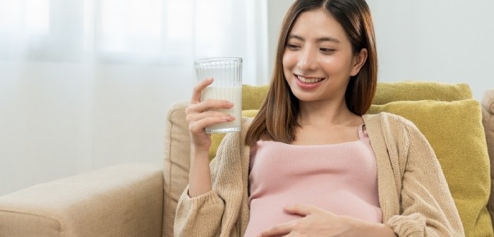 Cover Image of Manfaat dan Tips Memilih Susu untuk Ibu Hamil