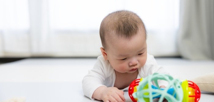 Cover Image of Pentingnya Stimulasi Bayi dan Cara Efektif Melakukannya
