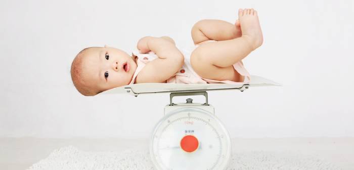 Cover Image of Berat Badan Bayi 7 Bulan Menurut WHO & Tips Menaikkannya